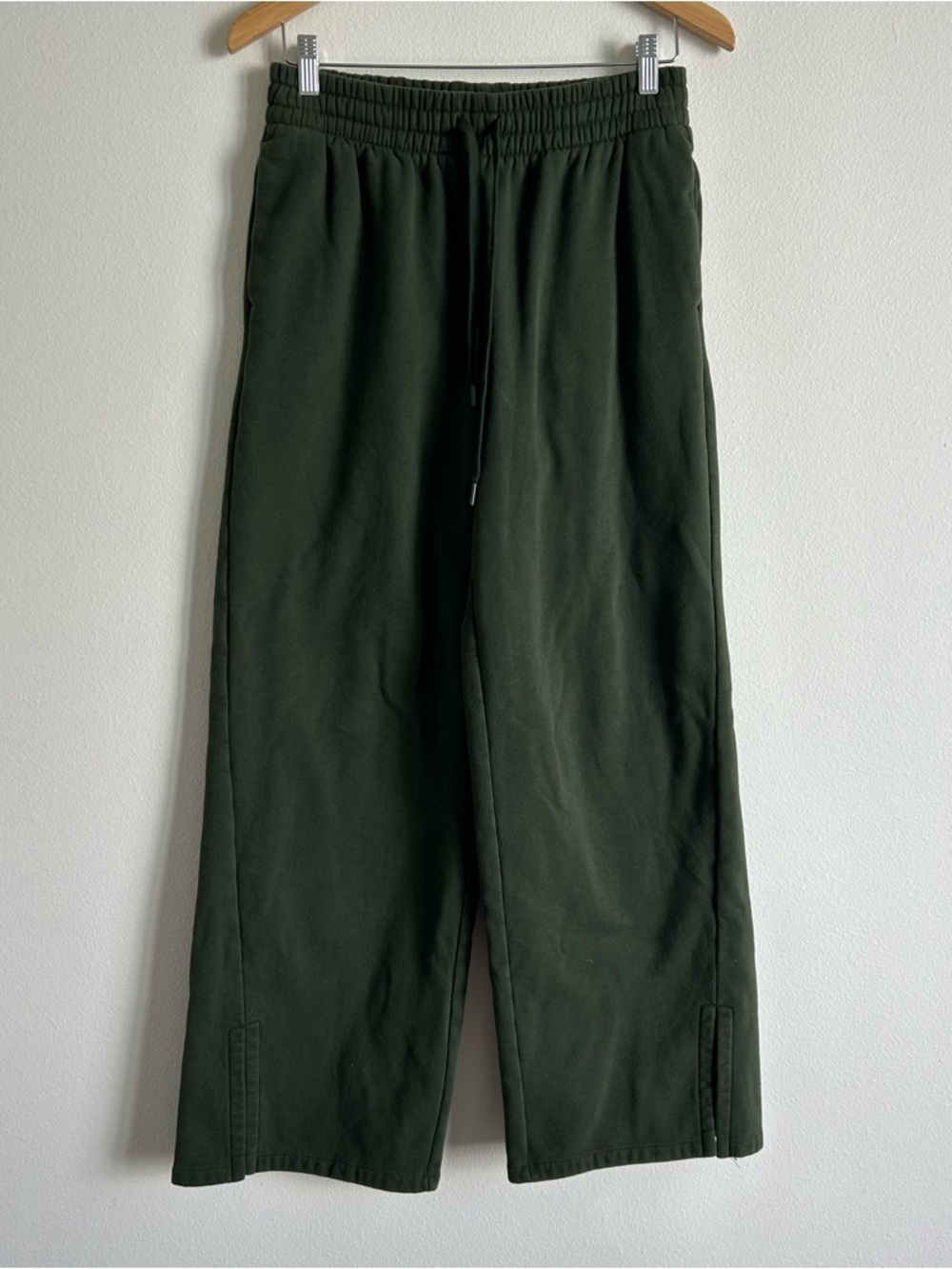 Beyond Yoga LuxeFleece Wide Leg Sweat Pant Dark Olive - M - Picture 3 of 8